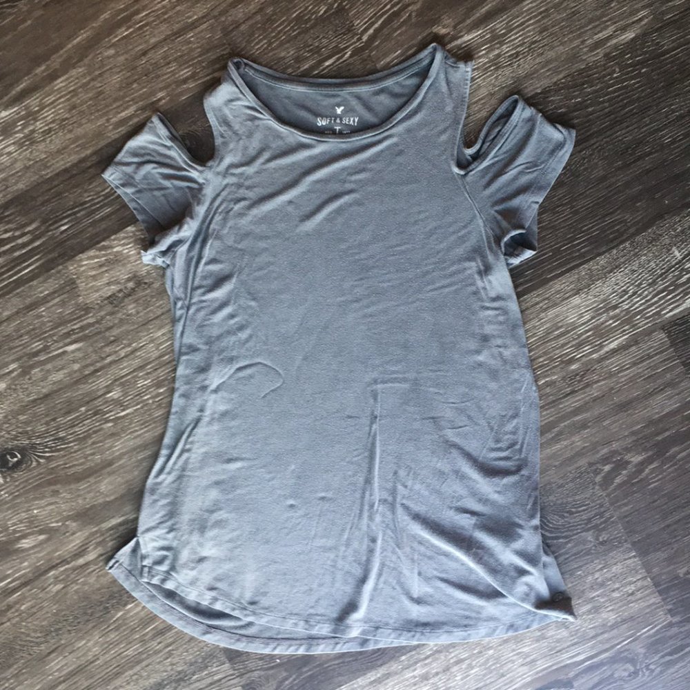 womens gray shirt